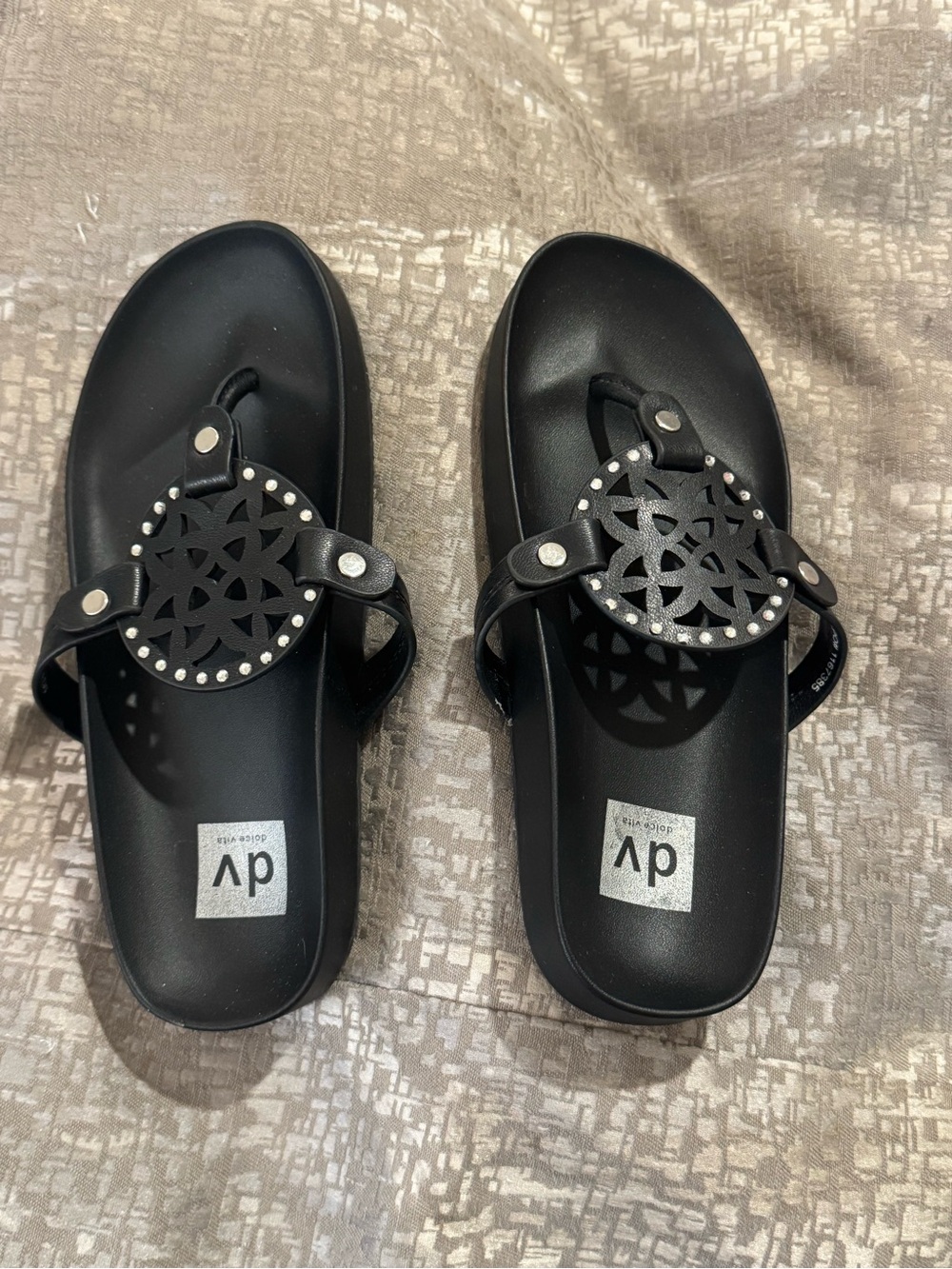 DV Dolce Vita Black Pandora Footbed Sandals Embellished Medallion Girls Size 12